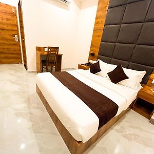 Hotel Grand Executive